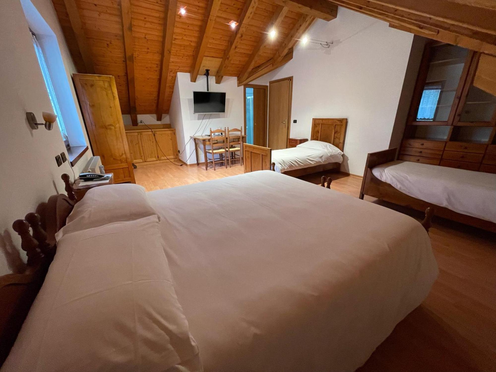 Albergo Nuoitas Forni di Sopra Exteriör bild