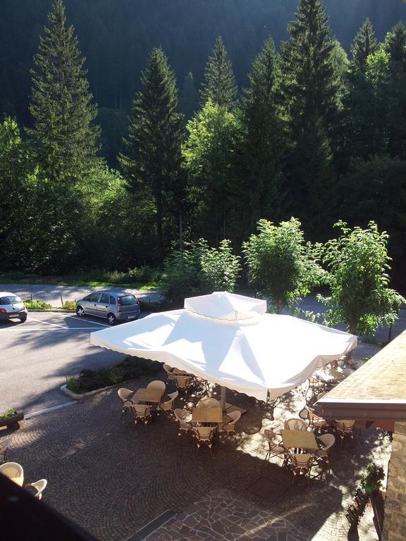 Albergo Nuoitas Forni di Sopra Exteriör bild