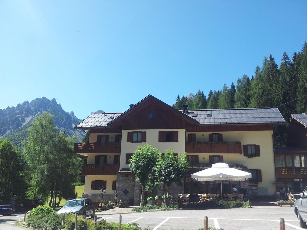 Albergo Nuoitas Forni di Sopra Exteriör bild